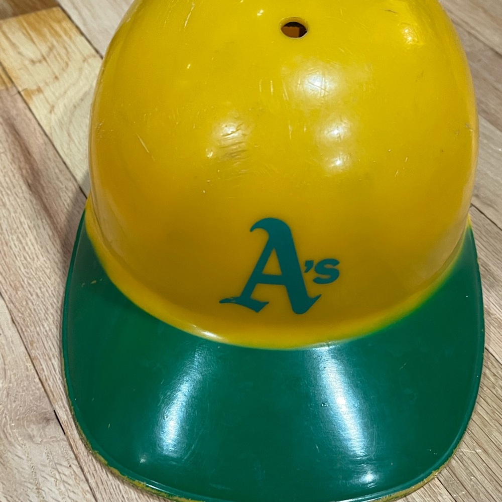 Vintage Oakland A’s Souvenir Batting Helmet